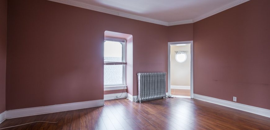 2 bedroom + den Apartment for rent. 116 King St #5, Quinte West, On. $1,890+ hydro and water