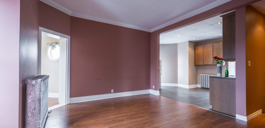2 bedroom + den Apartment for rent. 116 King St #5, Quinte West, On. $1,890+ hydro and water