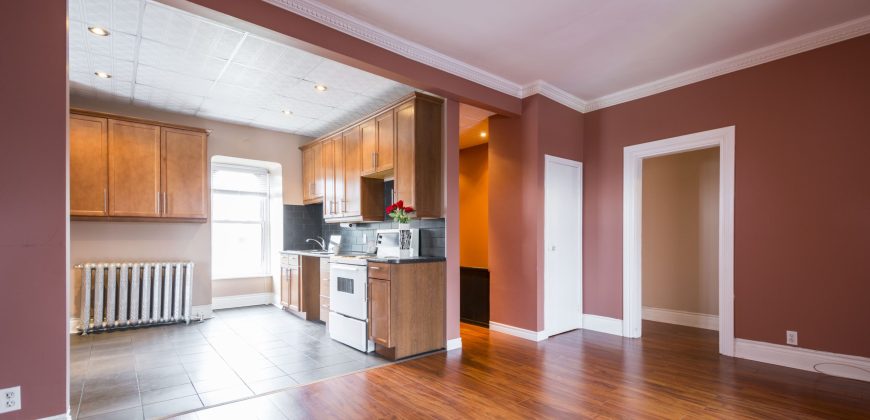 2 bedroom + den Apartment for rent. 116 King St #5, Quinte West, On. $1,890+ hydro and water