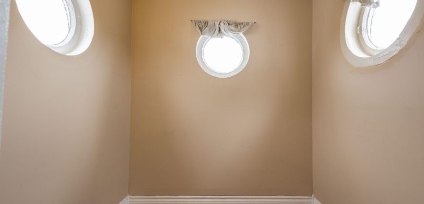 2 bedroom + den Apartment for rent. 116 King St #5, Quinte West, On. $1,890+ hydro and water