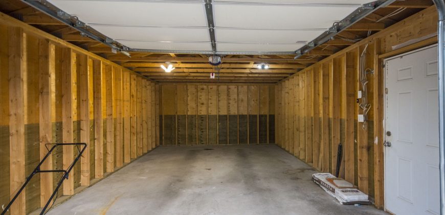 2 bedroom + den Apartment for rent. 116 King St #5, Quinte West, On. $1,890+ hydro and water