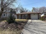 3 bedroom 1.5 bath home for rent. 51 Parkview Heights, Quinte West, On. $2400+
