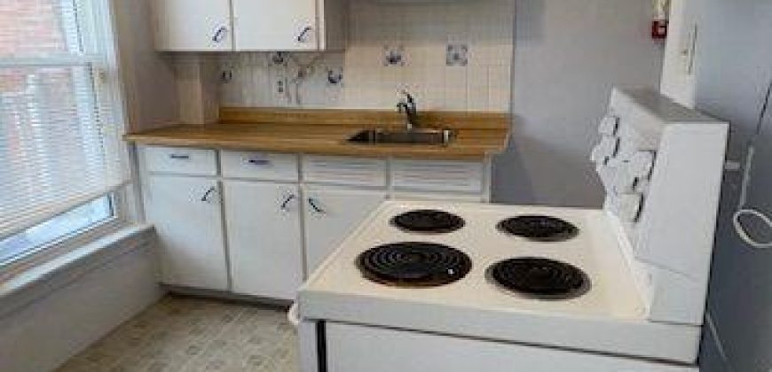 1 bedroom 1 bathroom apt for rent. 116 King Street Unit #3, Quinte West. $1750.00 + hydro and water