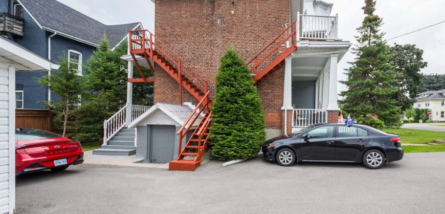 1 bedroom 1 bathroom apt for rent. 116 King Street Unit #3, Quinte West. $1750.00 + hydro and water