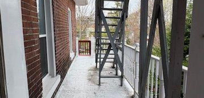 1 bedroom 1 bathroom apt for rent. 116 King Street Unit #3, Quinte West. $1750.00 + hydro and water