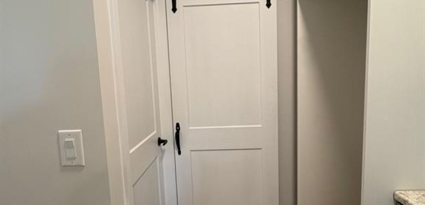 2 bedroom 1 bathroom apt for rent. 22 McGill Street Unit #3, Quinte West, On. $1950+
