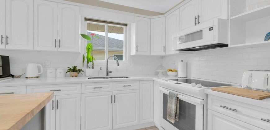 2 bedroom 2 bathroom house for sale. 2 Heritage Drive, Prince Edward County, On.  $489,900