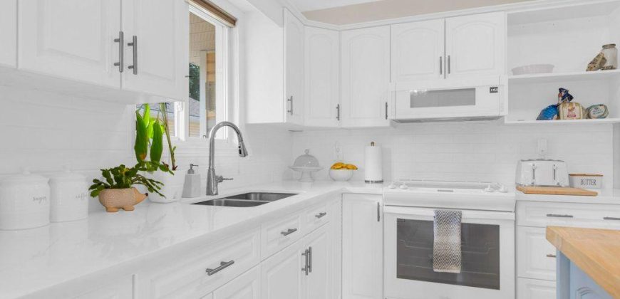 2 bedroom 2 bathroom house for sale. 2 Heritage Drive, Prince Edward County, On.  $489,900