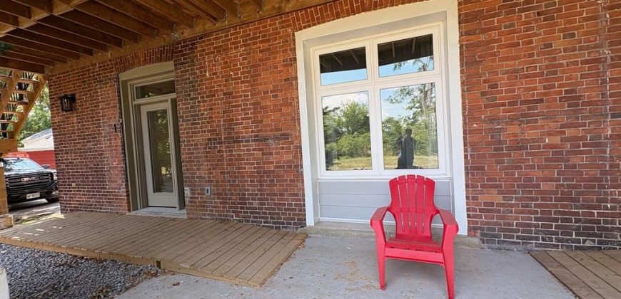 2 bedroom 1 bathroom APT for rent. 22 McGill Street Unit #1, Quinte West, On. $1999.00+