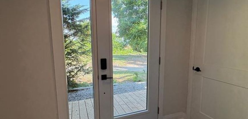 2 bedroom 1 bathroom APT for rent. 22 McGill Street Unit #1, Quinte West, On. $1999.00+