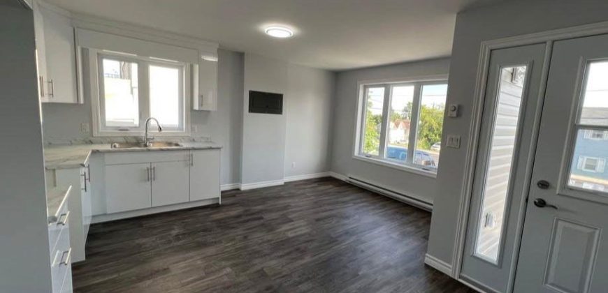 2 bedroom apt for rent. 198 Dundas Street E, Quinte West. $1650+hydro and water
