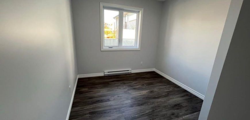 2 bedroom apt for rent. 198 Dundas Street E, Quinte West. $1650+hydro and water