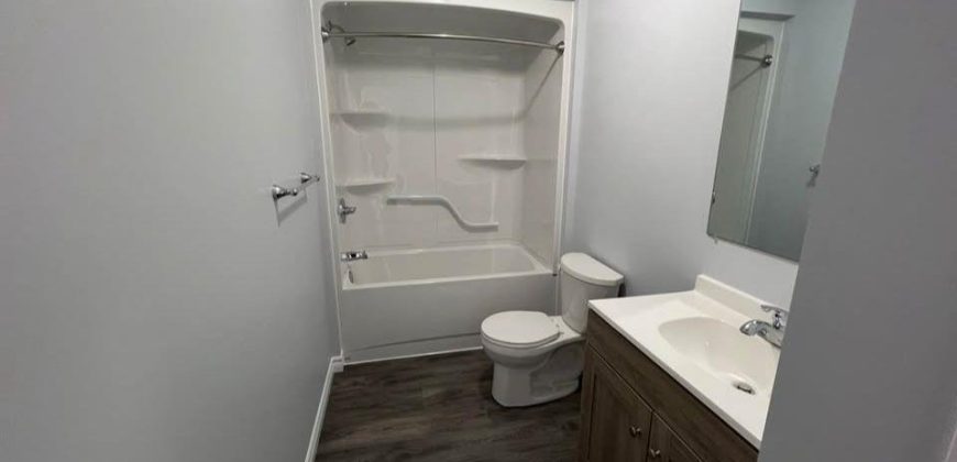 2 bedroom apt for rent. 198 Dundas Street E, Quinte West. $1650+hydro and water