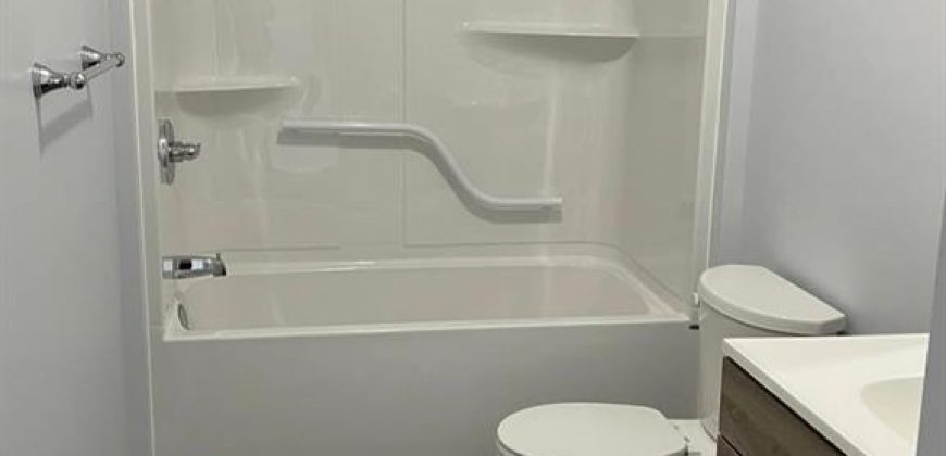 2 bedroom apt for rent. 198 Dundas Street E, Quinte West. $1650+hydro and water