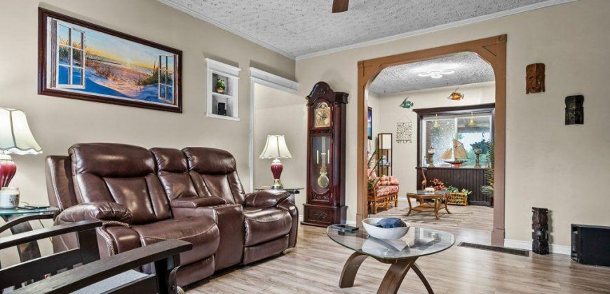 4 bedroom 2 bathroom house for sale. 108 Dundas St, Deseronto, On. $599,900