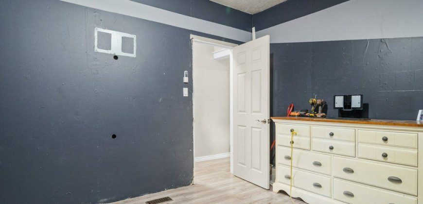 4 bedroom 2 bathroom house for sale. 108 Dundas St, Deseronto, On. $599,900