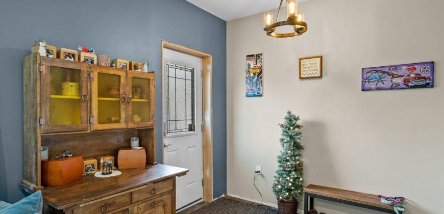 4 bedroom 2 bathroom house for sale. 108 Dundas St, Deseronto, On. $599,900