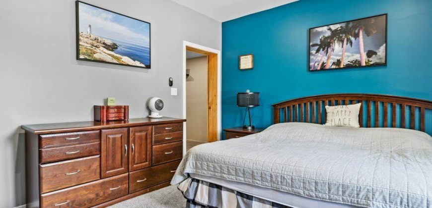 4 bedroom 2 bathroom house for sale. 108 Dundas St, Deseronto, On. $599,900