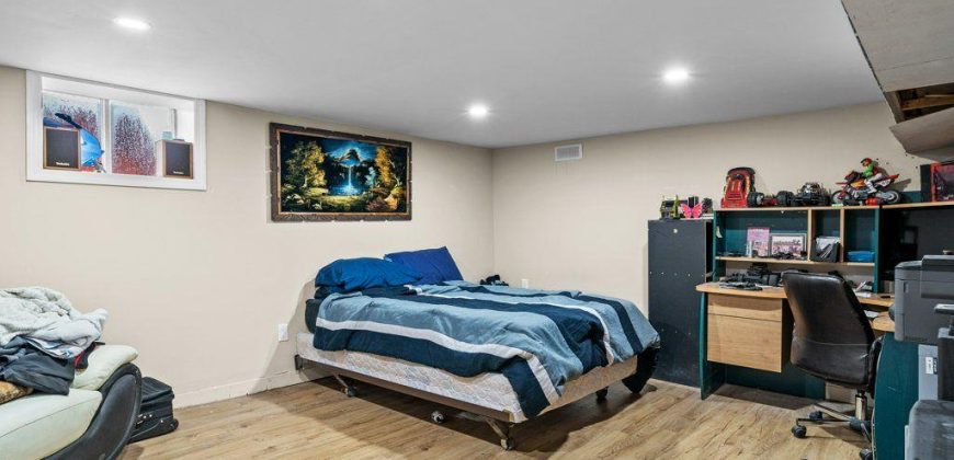 4 bedroom 2 bathroom house for sale. 108 Dundas St, Deseronto, On. $599,900