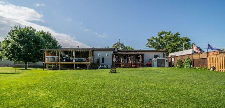 4 bedroom 2 bathroom house for sale. 108 Dundas St, Deseronto, On. $599,900