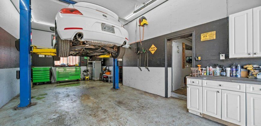 4 bedroom 2 bathroom house for sale. 108 Dundas St, Deseronto, On. $599,900