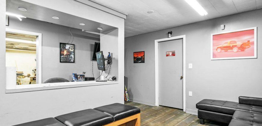 4 bedroom 2 bathroom house for sale. 108 Dundas St, Deseronto, On. $599,900