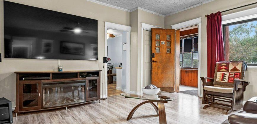 4 bedroom 2 bathroom house for sale. 108 Dundas St, Deseronto, On. $599,900