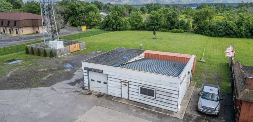 4 bedroom 2 bathroom house for sale. 108 Dundas St, Deseronto, On. $599,900