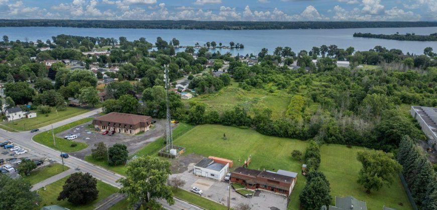 4 bedroom 2 bathroom house for sale. 108 Dundas St, Deseronto, On. $599,900