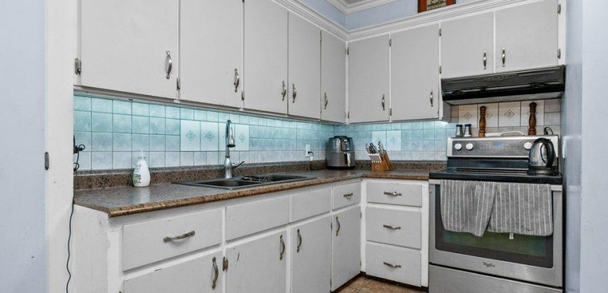 4 bedroom 2 bathroom house for sale. 108 Dundas St, Deseronto, On. $599,900