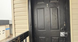 2 bedroom 1 bathroom apt for rent. 284 Front St, Unit #1, Quinte West. On. $1395 plus hydro