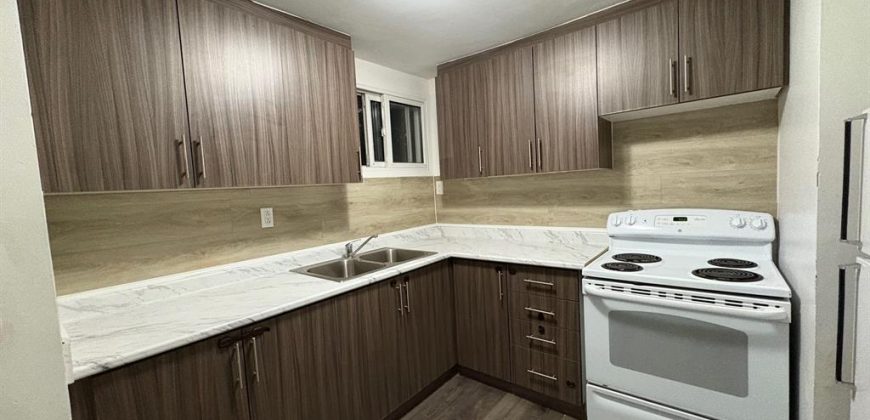 2 bedroom 1 bathroom apt for rent. 284 Front St, Unit #1, Quinte West. On. $1395 plus hydro