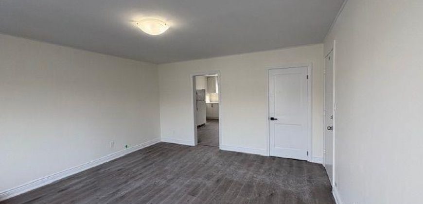 2 bedroom 1 bathroom apt for rent. 172 Queen St, Unit #5, Quinte West, On. $1925 plus hydro