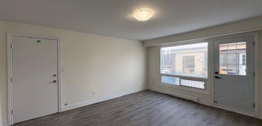 2 bedroom 1 bathroom apt for rent. 172 Queen St, Unit #5, Quinte West, On. $1925 plus hydro