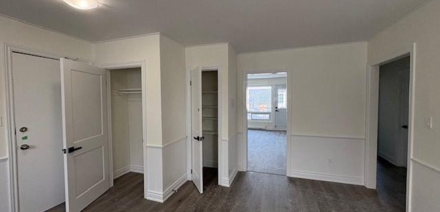 2 bedroom 1 bathroom apt for rent. 172 Queen St, Unit #5, Quinte West, On. $1925 plus hydro