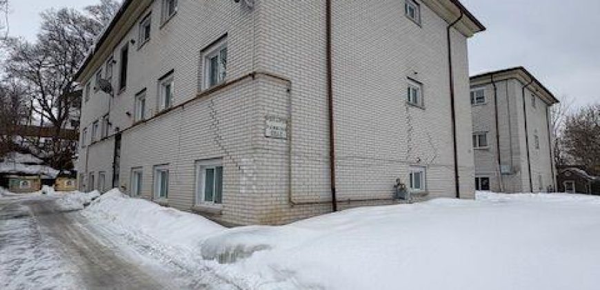 2 bedroom 1 bathroom apt for rent. 172 Queen St, Unit #5, Quinte West, On. $1925 plus hydro