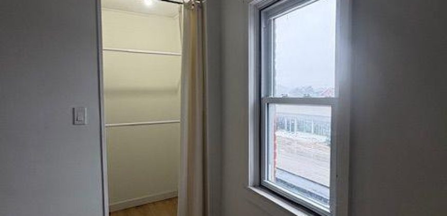 1 bedroom 1 bathroom apt for rent. 27 Dundas St E, Unit #1, Quinte West, On. $1,325 all incl.