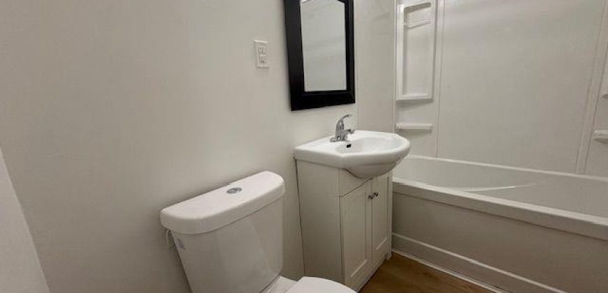 1 bedroom 1 bathroom apt for rent. 27 Dundas St E, Unit #3, Quinte West, On. $1,350 all incl.