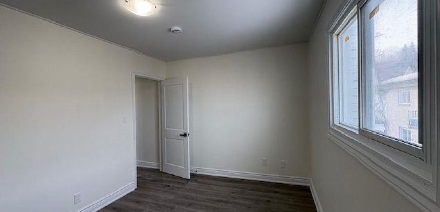 2 bedroom 1 bathroom apt for rent. 172 Queen St, Unit #5, Quinte West, On. $1925 plus hydro