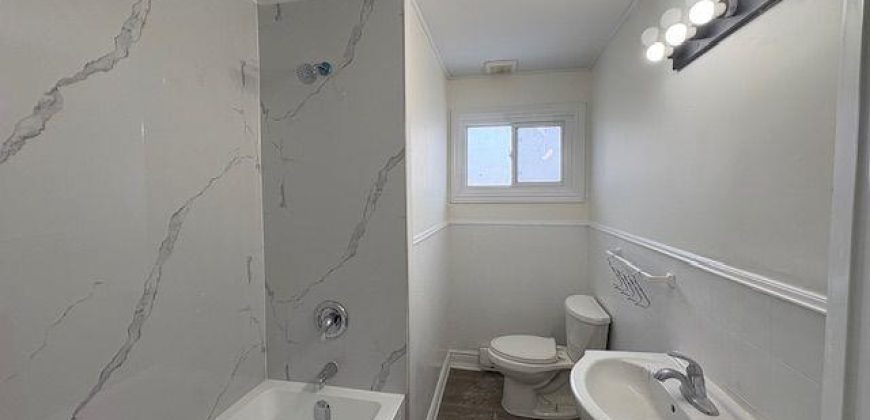 2 bedroom 1 bathroom apt for rent. 172 Queen St, Unit #5, Quinte West, On. $1925 plus hydro