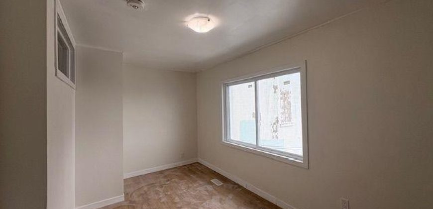 1 bedroom 1 bathroom apt for rent. 27 Dundas St E, Unit #3, Quinte West, On. $1,350 all incl.