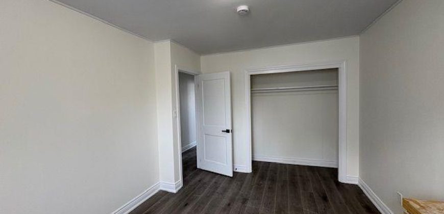 2 bedroom 1 bathroom apt for rent. 172 Queen St, Unit #5, Quinte West, On. $1925 plus hydro