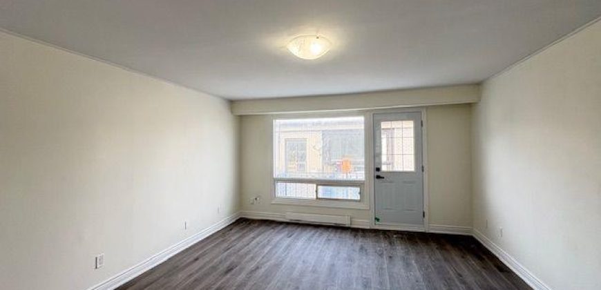 2 bedroom 1 bathroom apt for rent. 172 Queen St, Unit #5, Quinte West, On. $1925 plus hydro