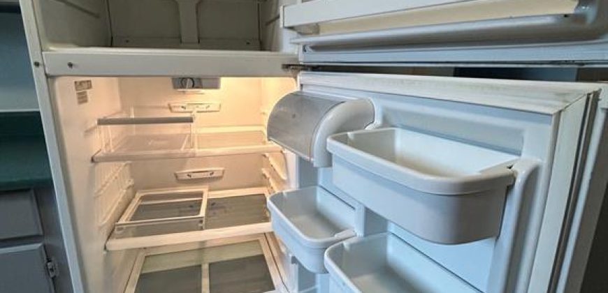 1 bedroom 1 bathroom apt for rent. 29 McNichol Ave, Unit #1, Quinte West. On. $1,595 all incl.