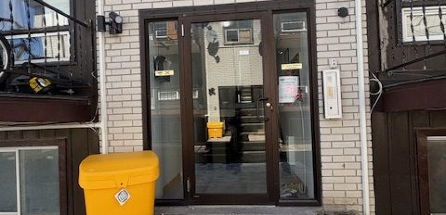 2 bedroom 1 bathroom apt for rent. 172 Queen St, Unit #5, Quinte West, On. $1845 plus hydro