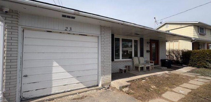 1 bedroom 1 bathroom apt for rent. 23 Robertson Lane Unit #A, Belleville, On.  $1500 plus 35% of utilities.