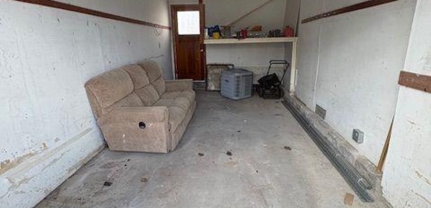 3 bedroom 2 bathroom apt for rent. 23 Robertson Lane, Belleville, On. $2450 per month plus 65% of utilities