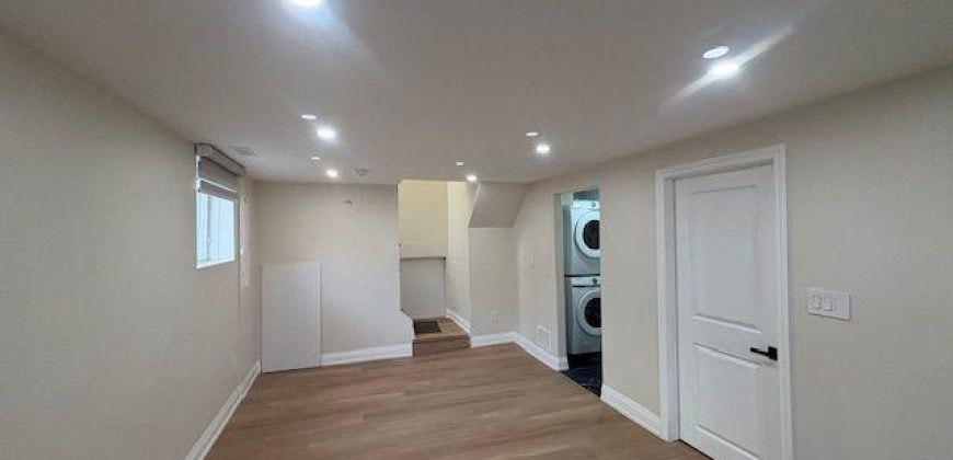 1 bedroom 1 bathroom apt for rent. 23 Robertson Lane Unit #A, Belleville, On.  $1500 plus 35% of utilities.