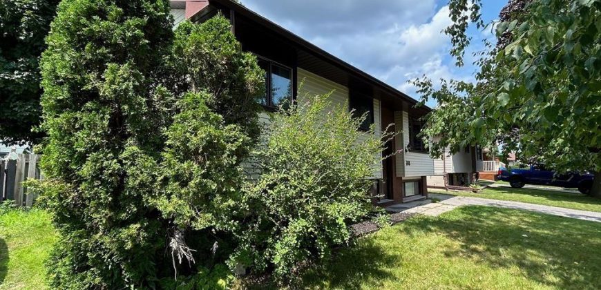 5 bedroom 2 bathroom house for sale. 108 Nicholas St, Quinte West, On. $469,000