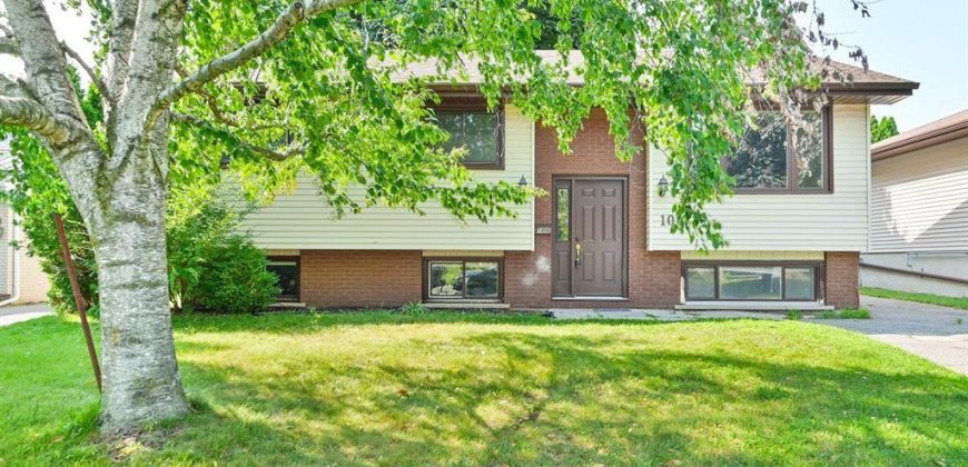 5 bedroom 2 bathroom house for sale. 108 Nicholas St, Quinte West, On. $469,000